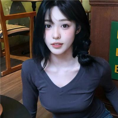 昭昭明月映孤舟